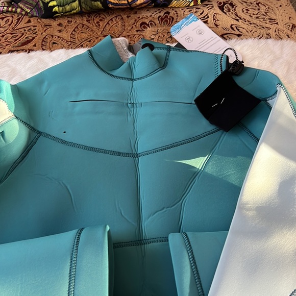 Hurley wetsuit - Picture 5 of 14